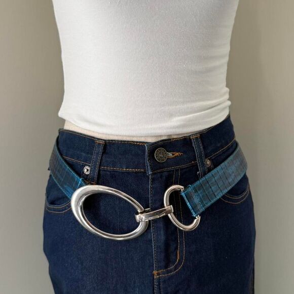 Blue crocodile leather belt with chrome silver buckle/hardware - Picture 2 of 3